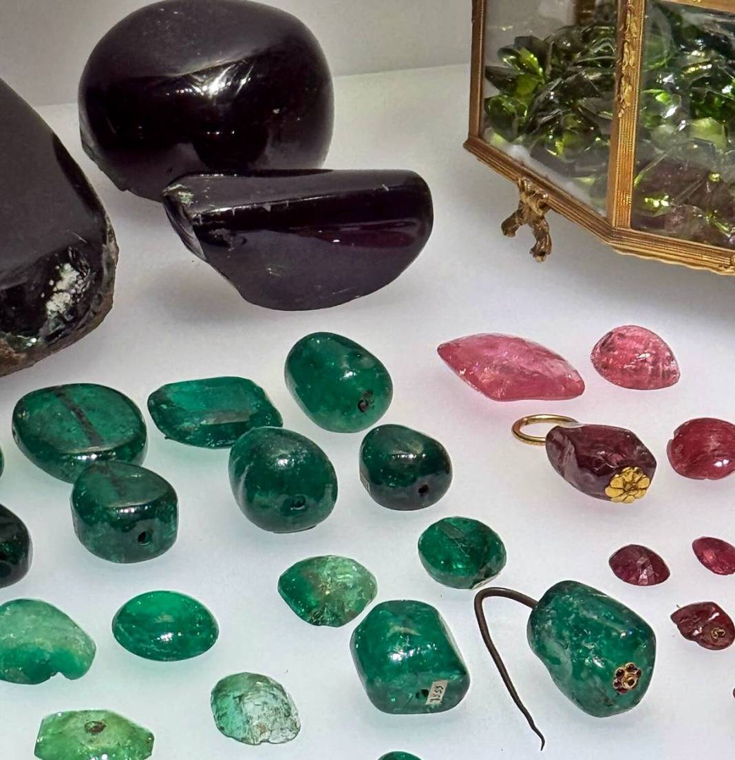 İstanbul'da tarih kokladı, Ege'de güneşe doydu! Irina Shayk, Türkiye'de 'Yaza merhaba' dedi 8